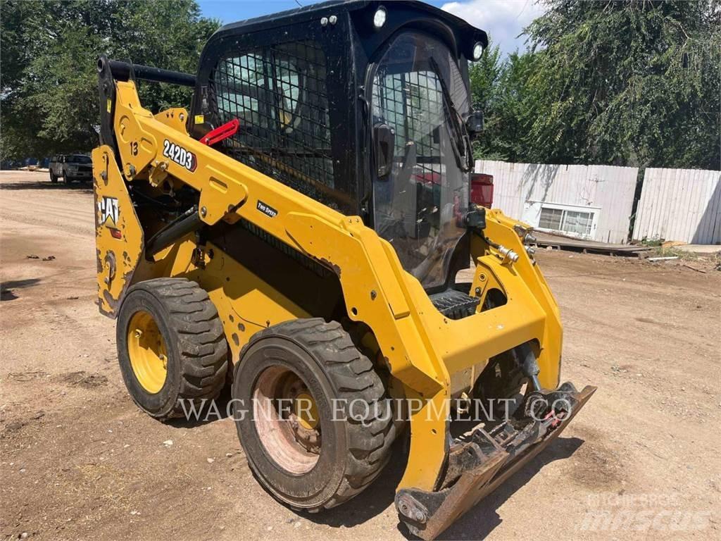 CAT 242D3 Φορτωτάκια