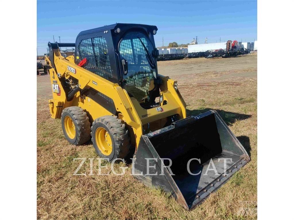 CAT 242D3 Φορτωτάκια