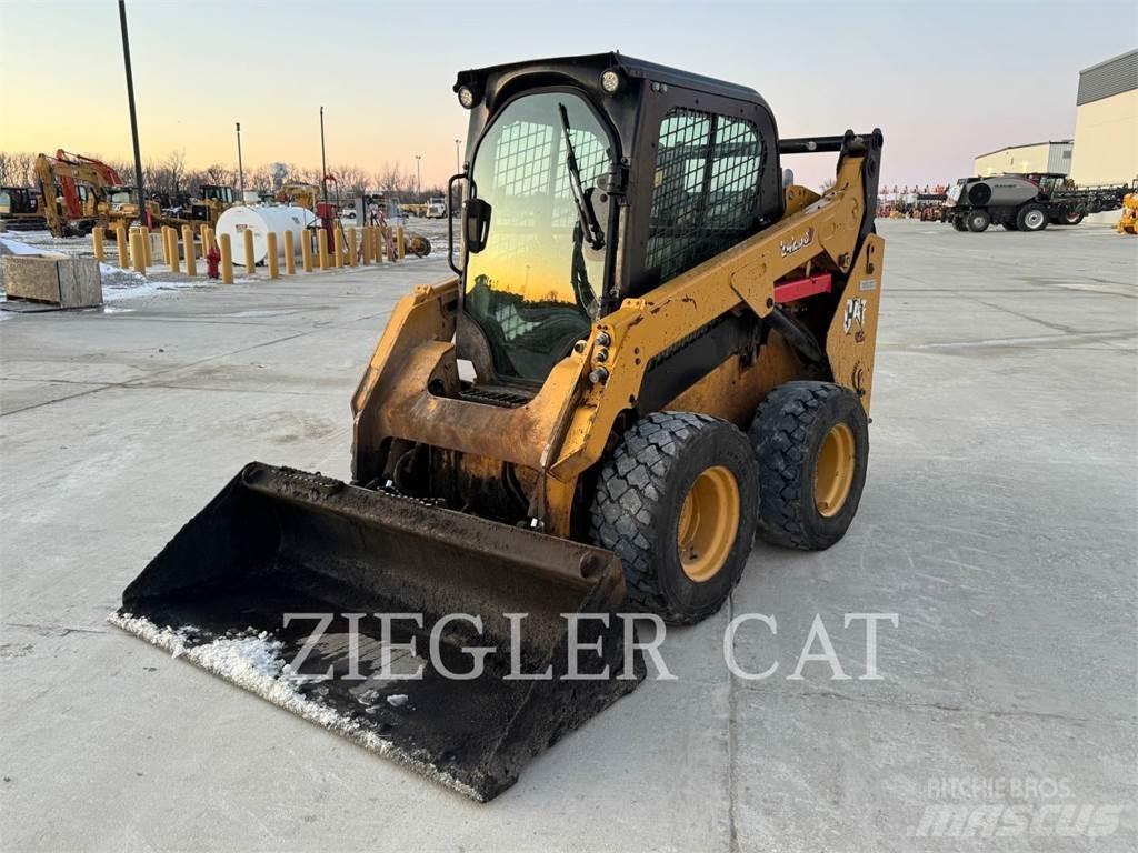 CAT 242D3 Φορτωτάκια