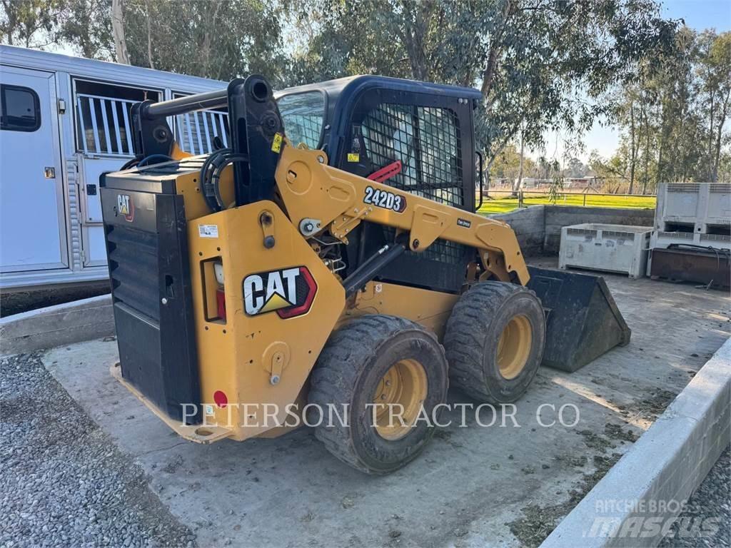 CAT 242D3 Φορτωτάκια