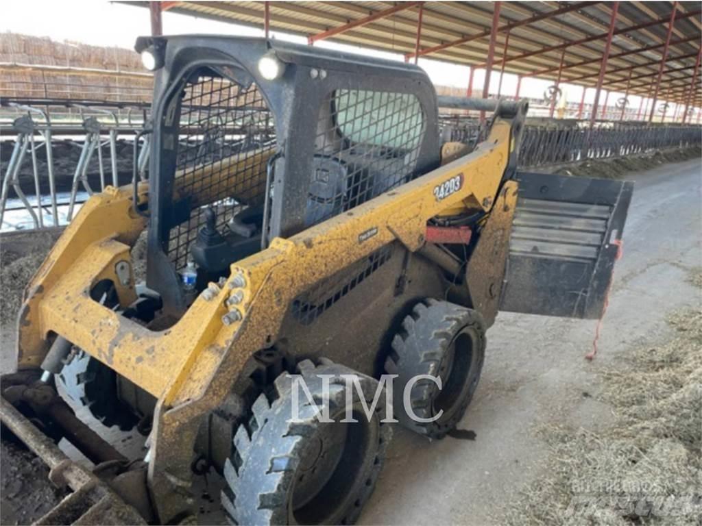 CAT 242D3 Φορτωτάκια