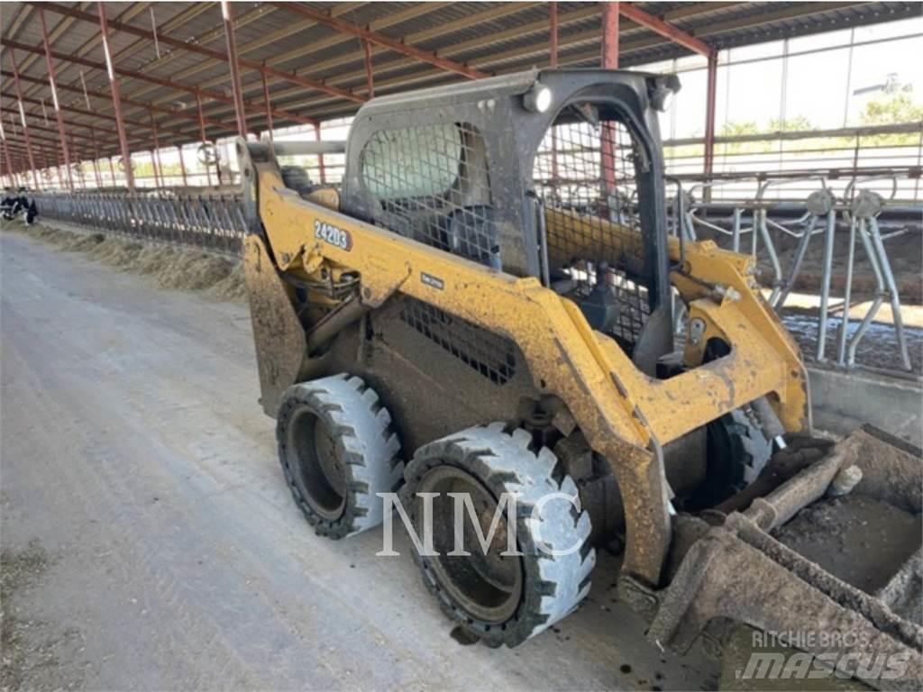 CAT 242D3 Φορτωτάκια