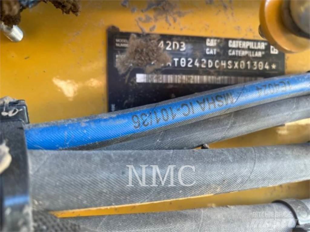 CAT 242D3 Φορτωτάκια