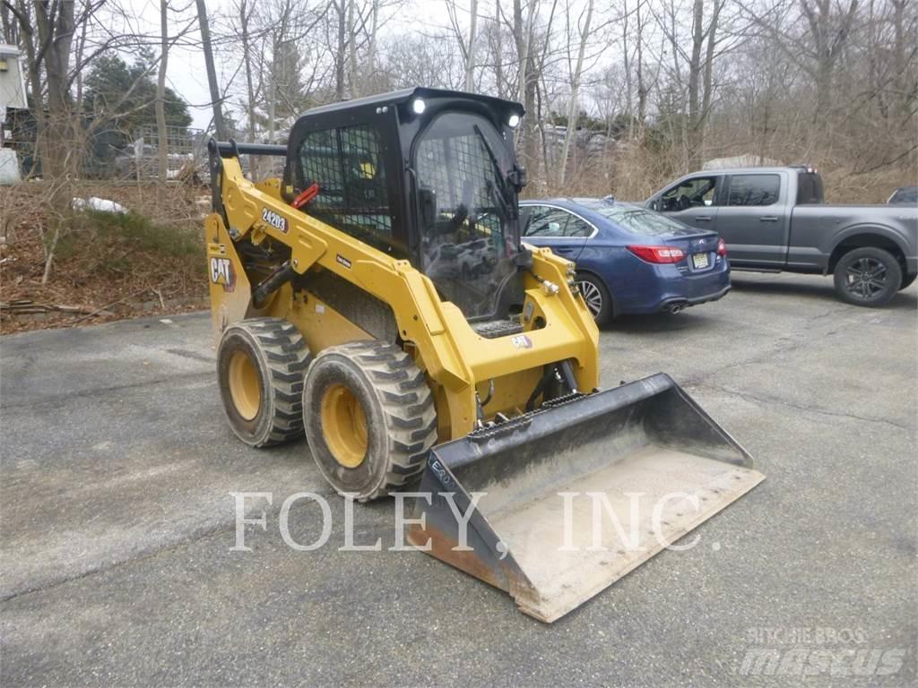 CAT 242D3 Φορτωτάκια