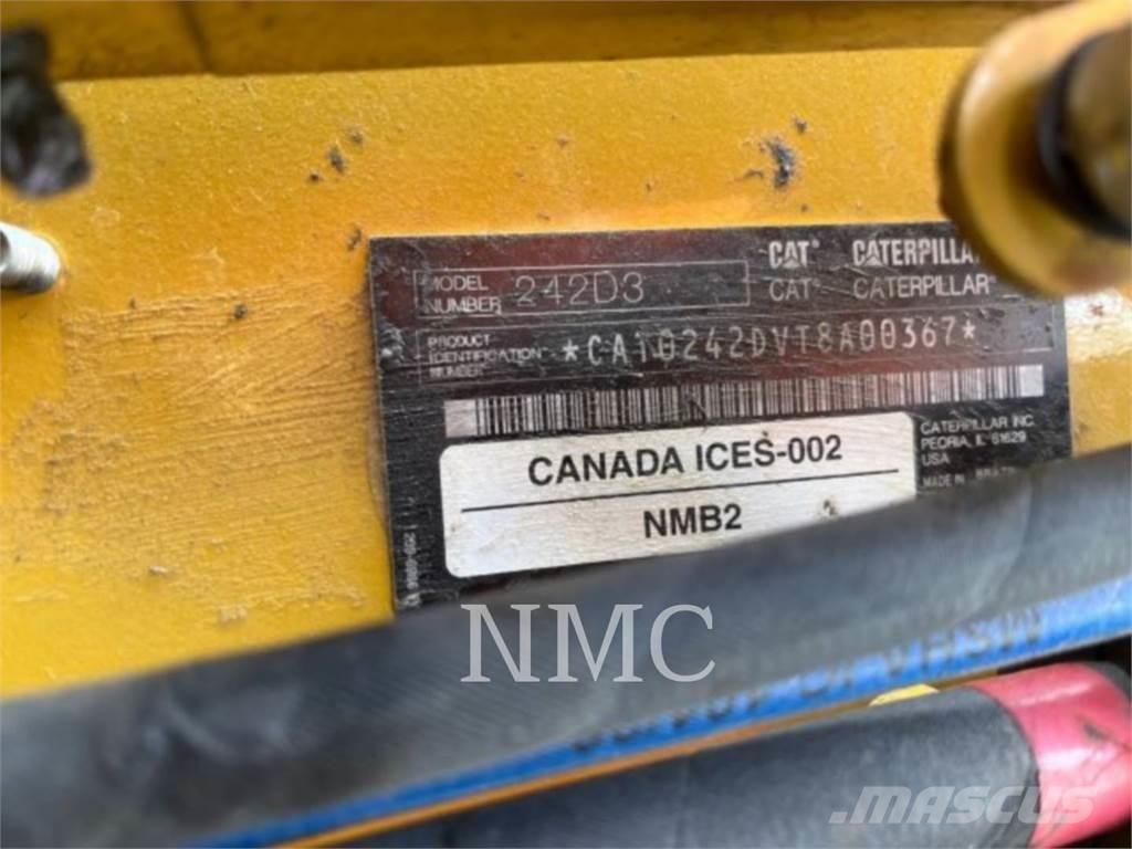 CAT 242D3 Φορτωτάκια
