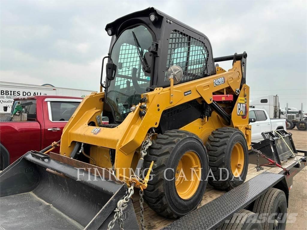 CAT 242D3 Φορτωτάκια