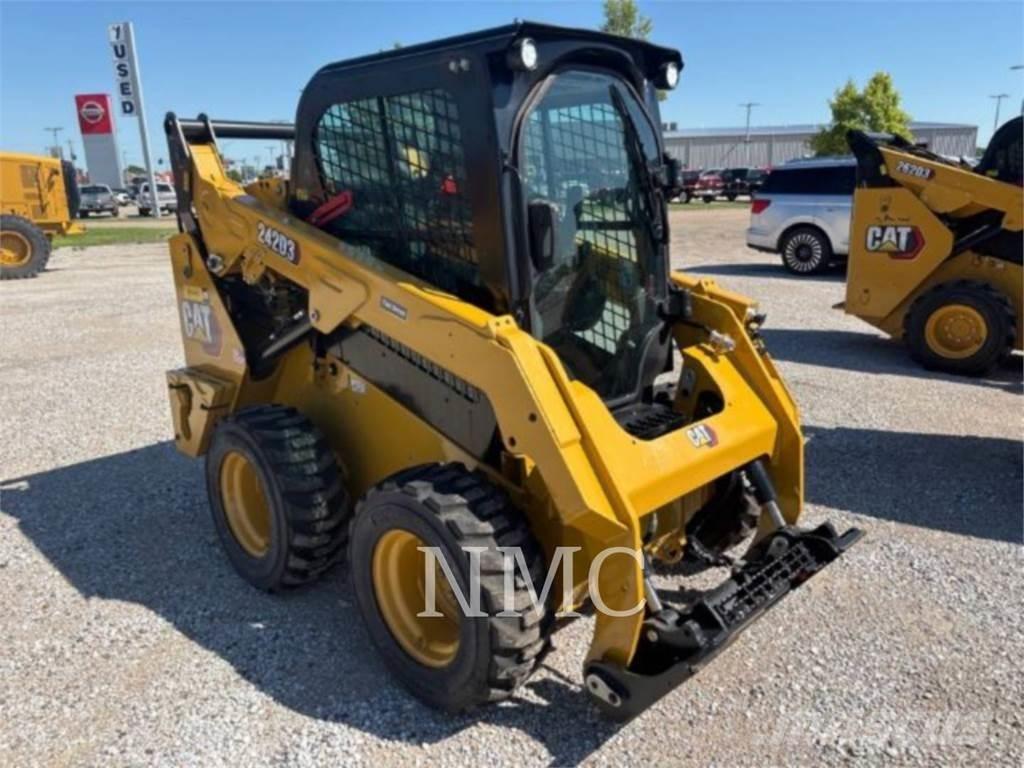 CAT 242D3 Φορτωτάκια