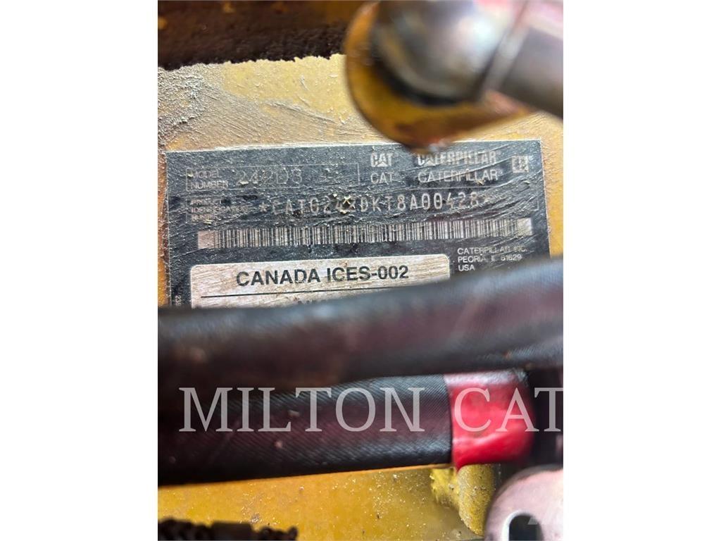 CAT 242D3 Φορτωτάκια