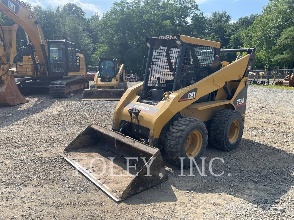 CAT 252B Φορτωτάκια