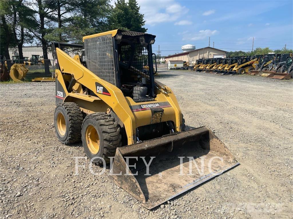 CAT 252B Φορτωτάκια