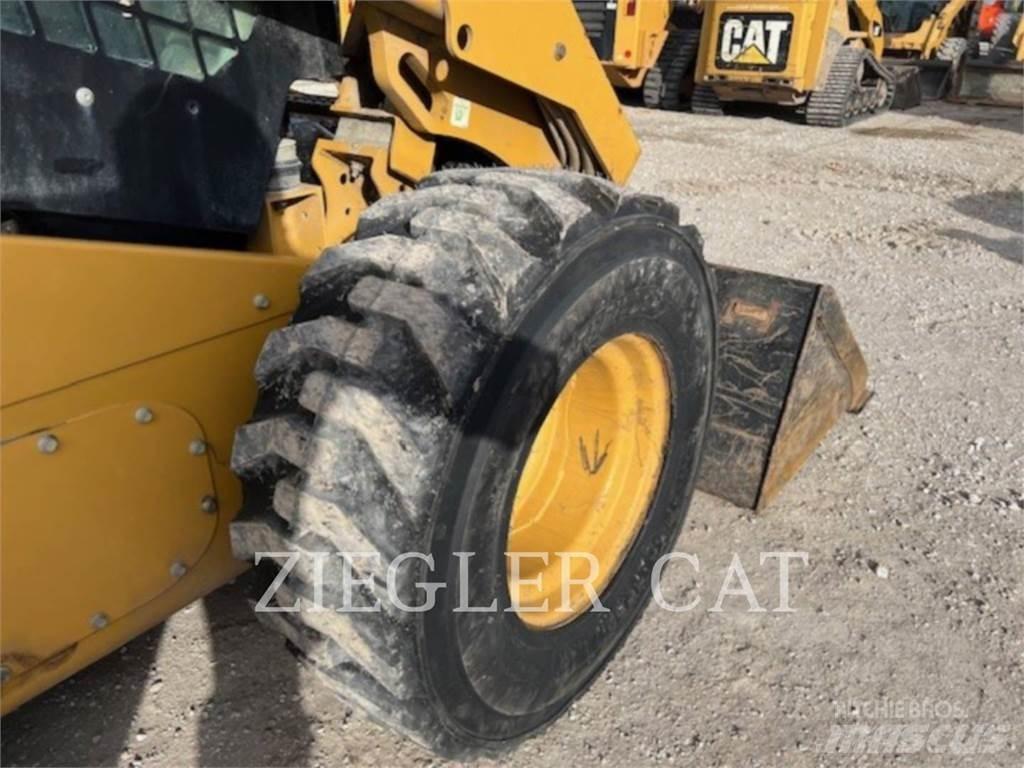 CAT 272D2 Φορτωτάκια