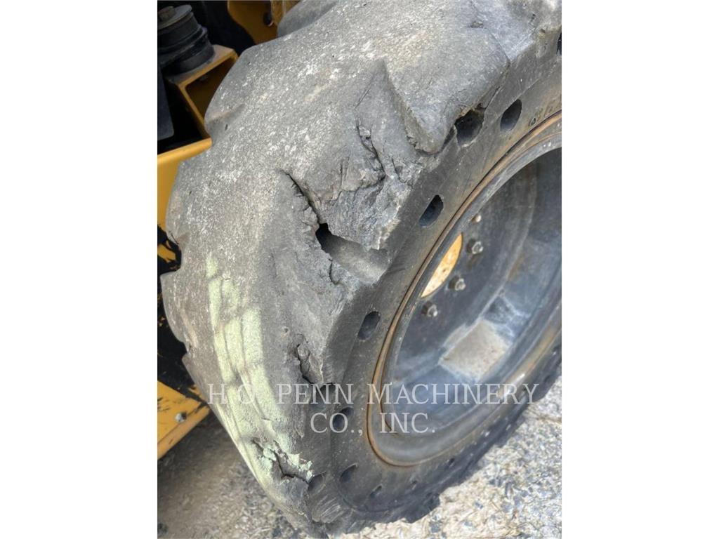 CAT 272D2XHP Φορτωτάκια