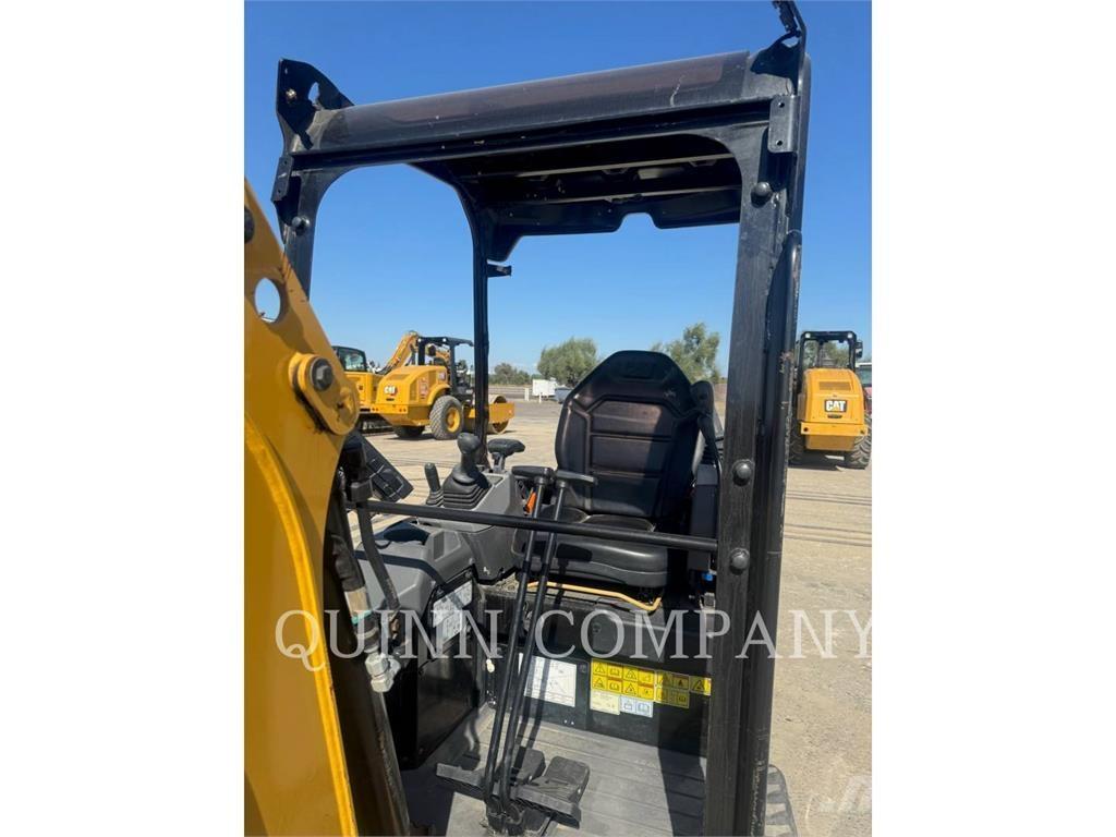 CAT 301.7 Εκσκαφείς με ερπύστριες