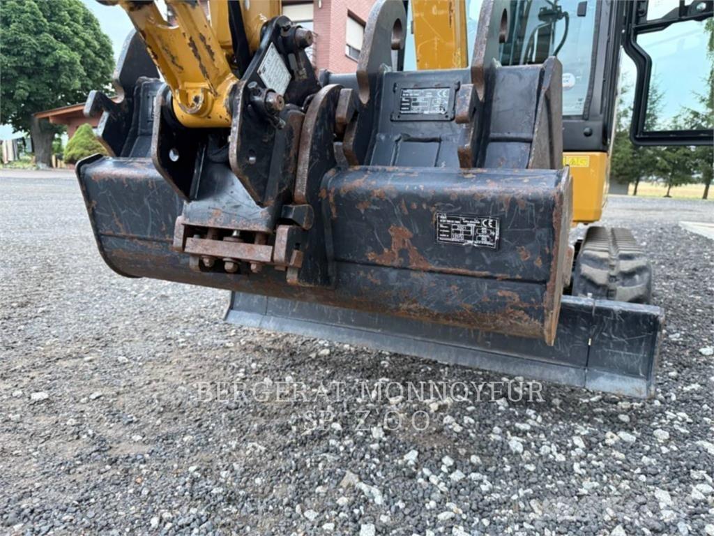 CAT 301.8 Εκσκαφείς με ερπύστριες