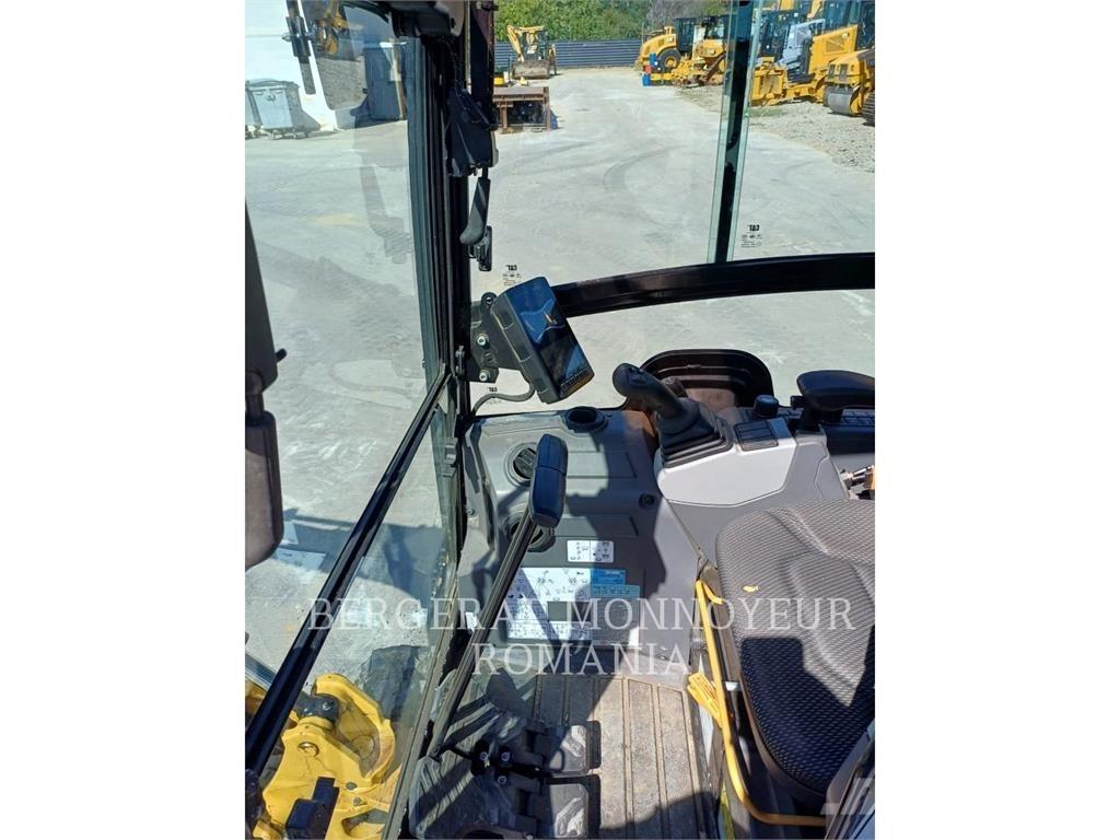 CAT 301.8-05 Εκσκαφείς με ερπύστριες
