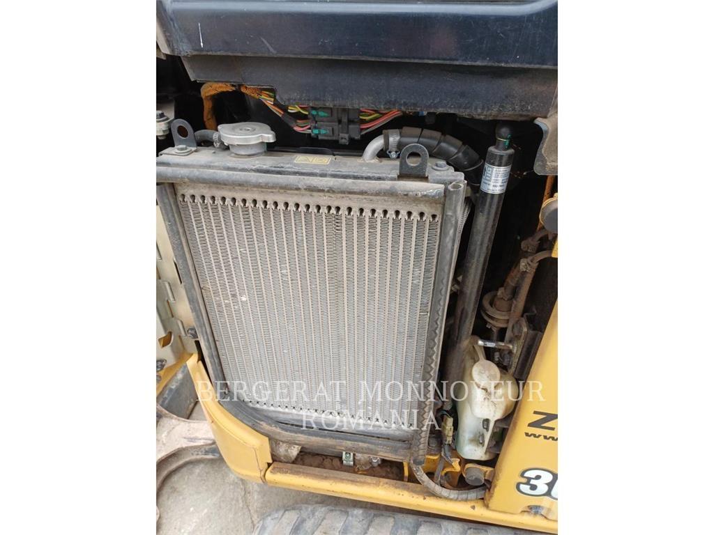 CAT 301.8-05 Εκσκαφείς με ερπύστριες