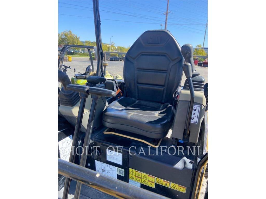 CAT 302 Εκσκαφείς με ερπύστριες