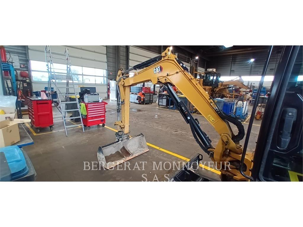 CAT 302.7 Εκσκαφείς με ερπύστριες