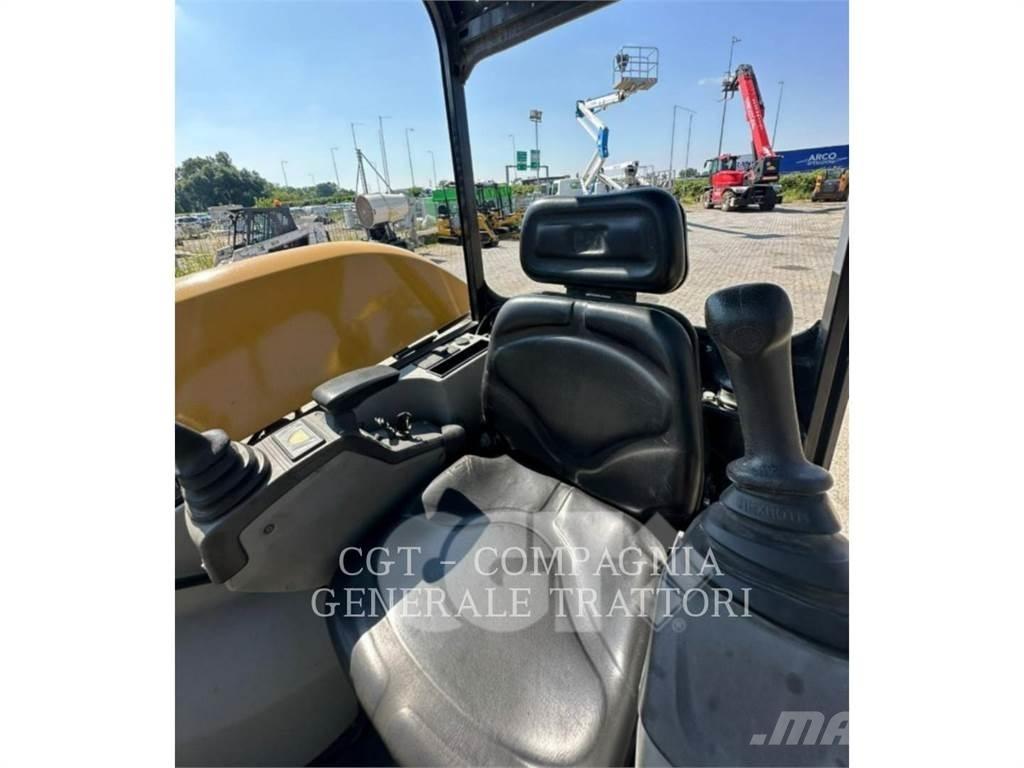 CAT 302.7DCR Εκσκαφείς με ερπύστριες