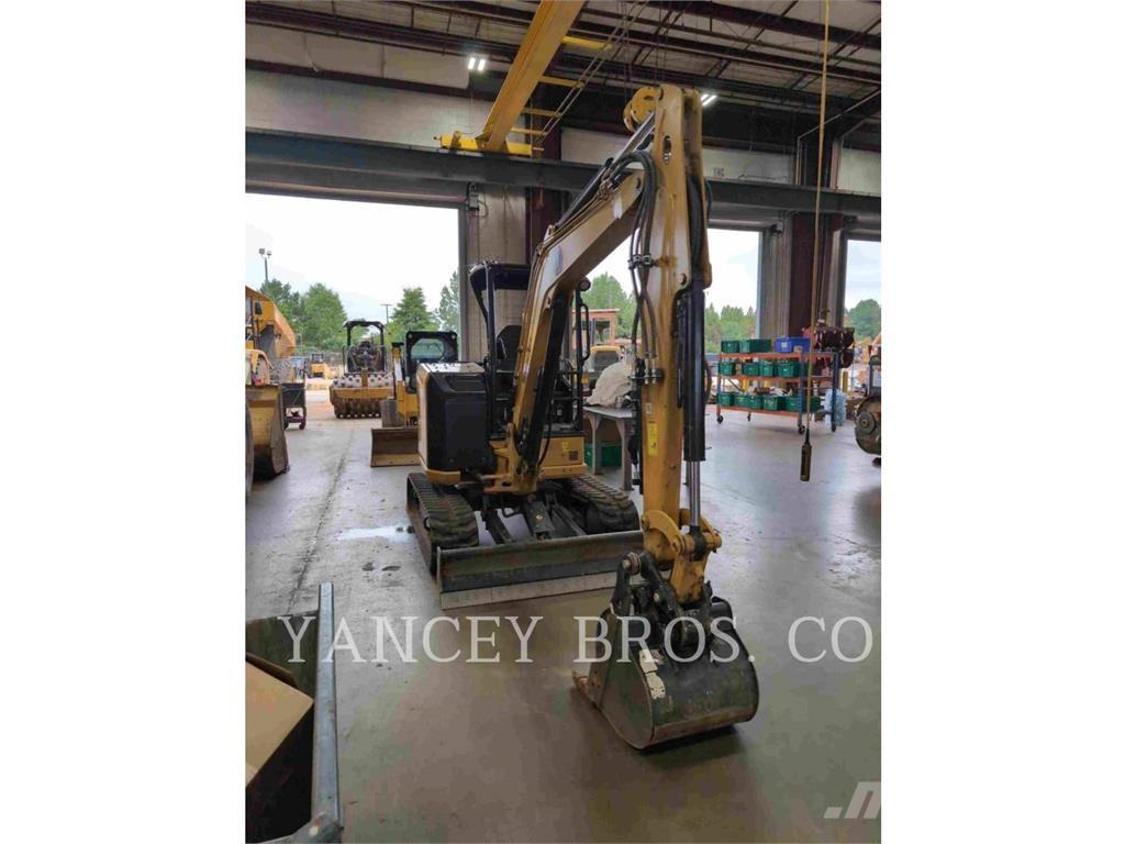 CAT 304 Εκσκαφείς με ερπύστριες