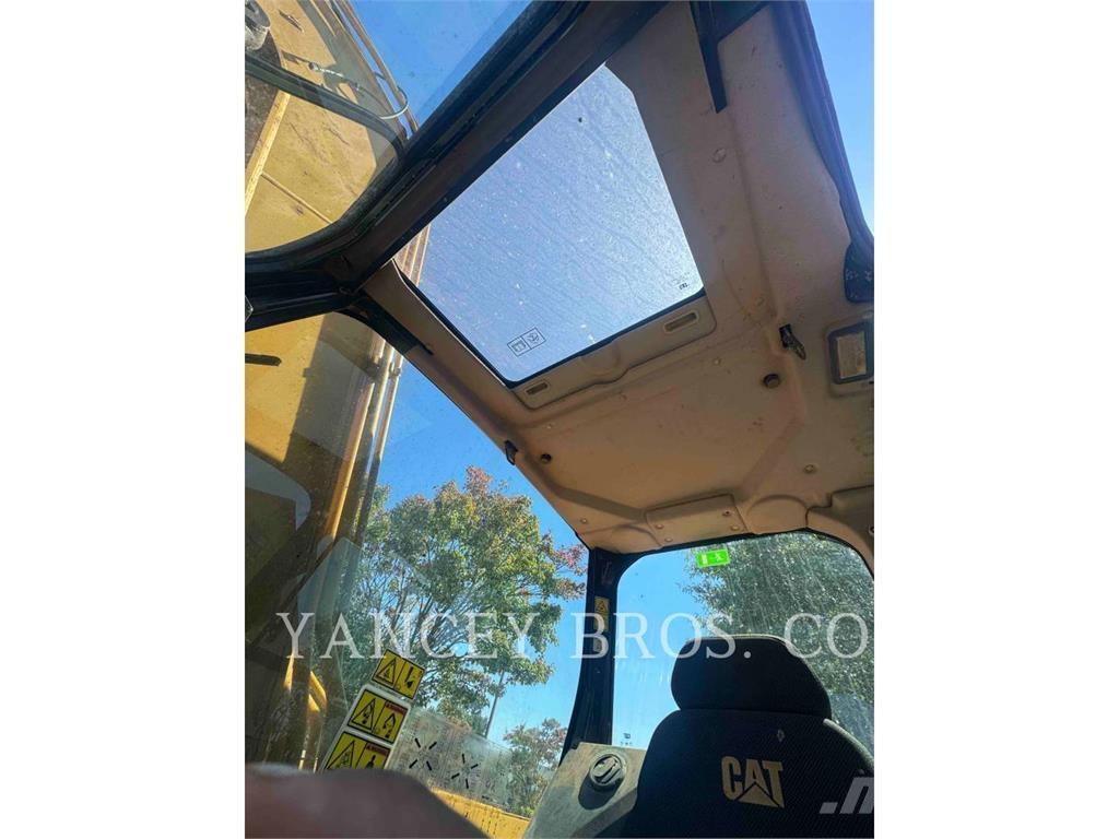 CAT 31007 Εκσκαφείς με ερπύστριες