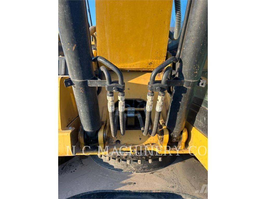 CAT 320 Εκσκαφείς με ερπύστριες