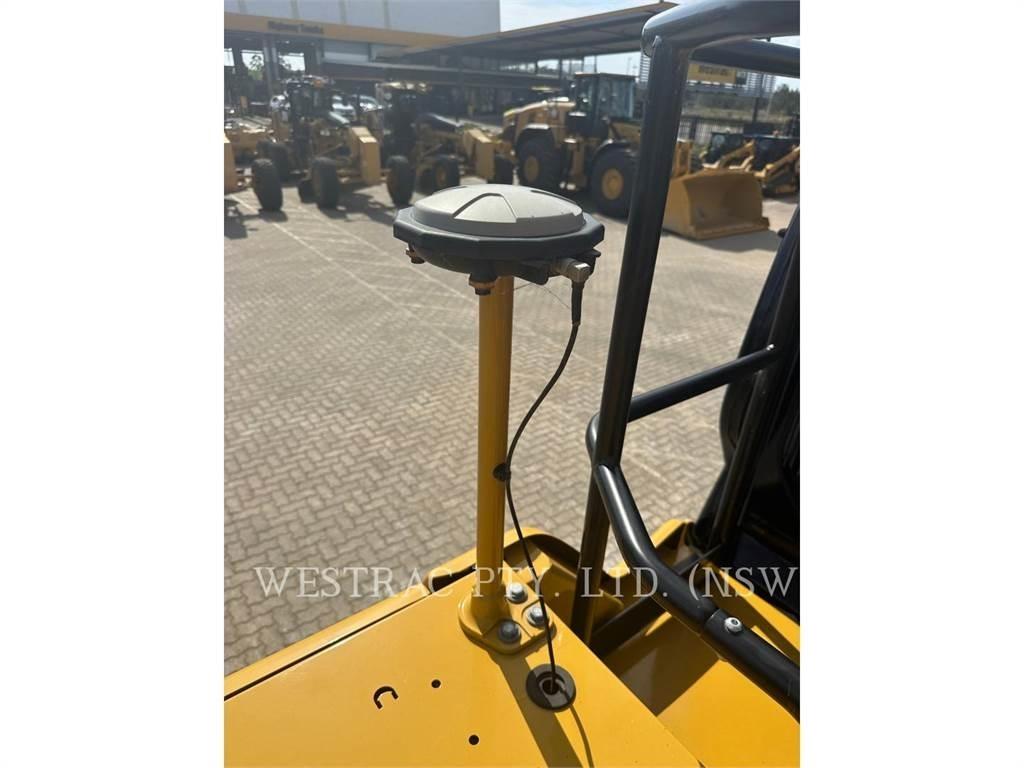 CAT 320-07 Εκσκαφείς με ερπύστριες