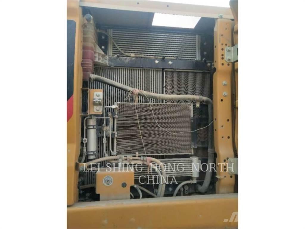 CAT 320-07 Εκσκαφείς με ερπύστριες