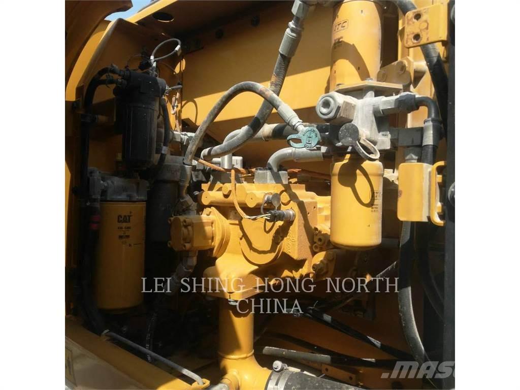 CAT 320D2 Εκσκαφείς με ερπύστριες