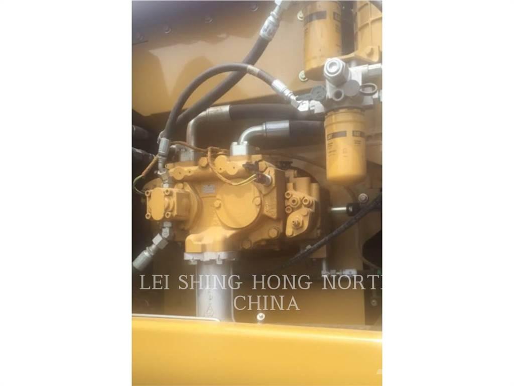 CAT 320D2 Εκσκαφείς με ερπύστριες