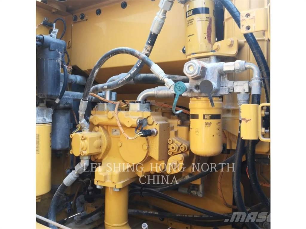 CAT 320D2 Εκσκαφείς με ερπύστριες