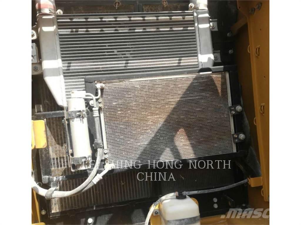 CAT 320D2 Εκσκαφείς με ερπύστριες