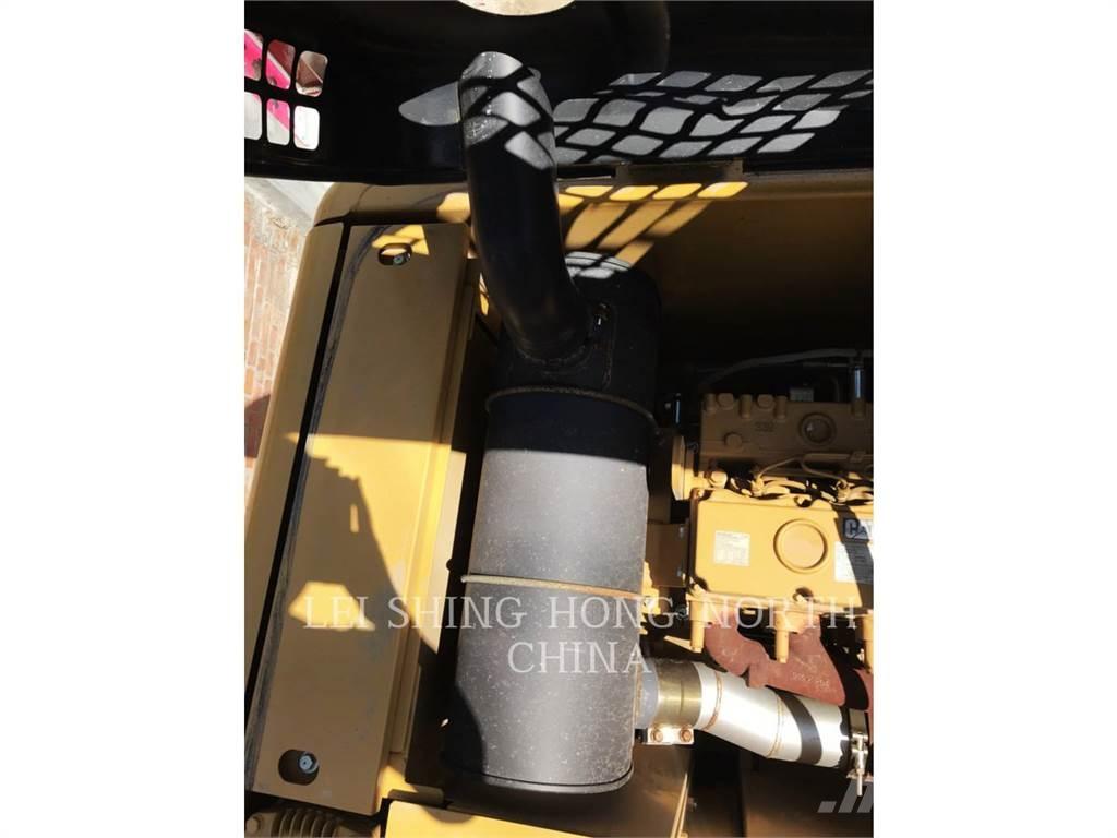 CAT 320D2 Εκσκαφείς με ερπύστριες