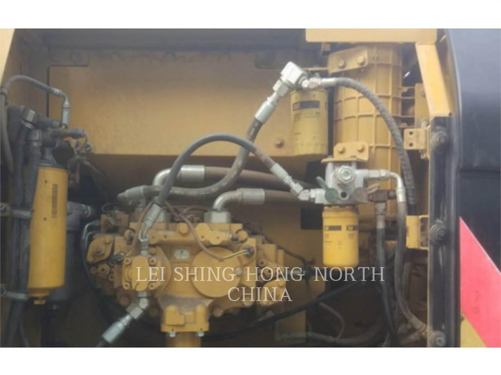 CAT 320D2 Εκσκαφείς με ερπύστριες