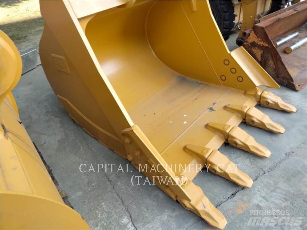 CAT 323 Κουβάδες