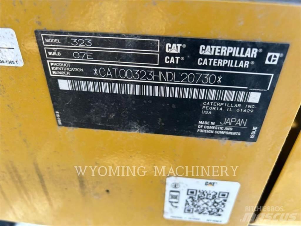 CAT 323 Εκσκαφείς με ερπύστριες