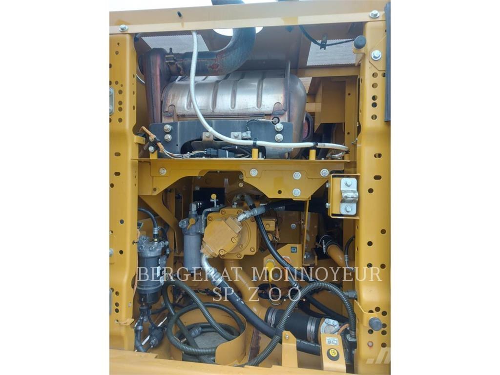 CAT 323 Εκσκαφείς με ερπύστριες