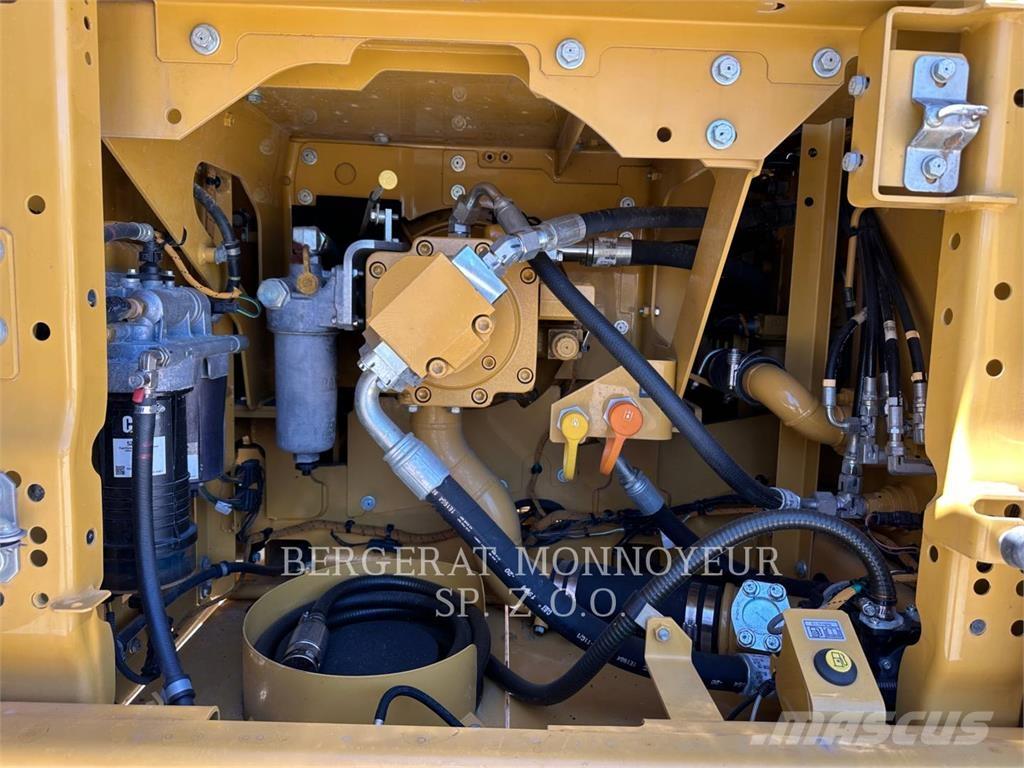 CAT 323 Εκσκαφείς με ερπύστριες