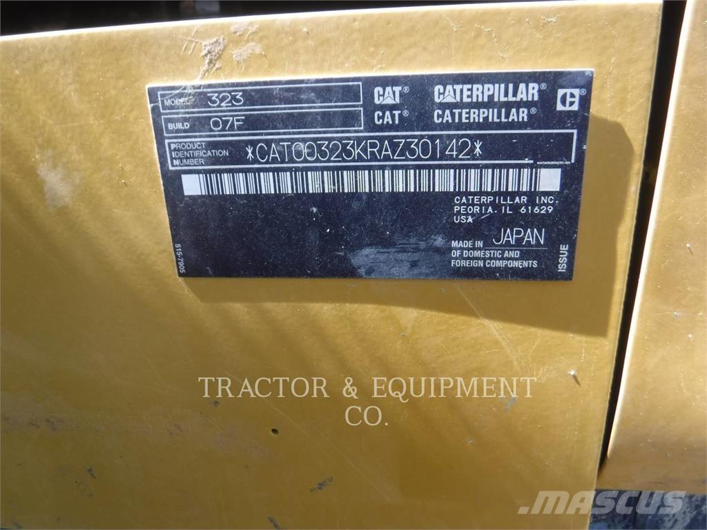 CAT 323 Εκσκαφείς με ερπύστριες