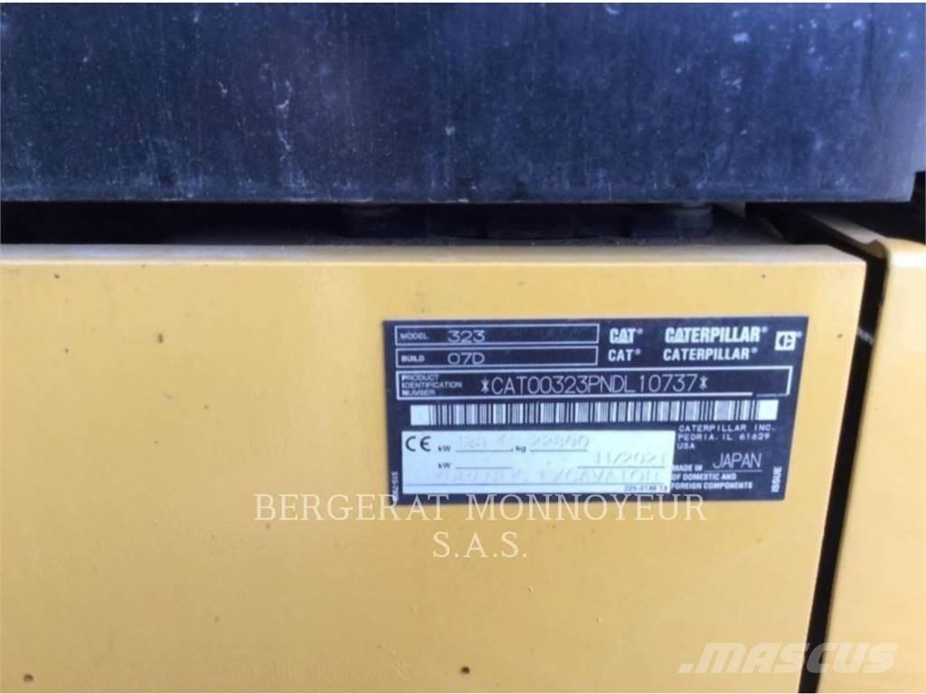CAT 323 Εκσκαφείς με ερπύστριες