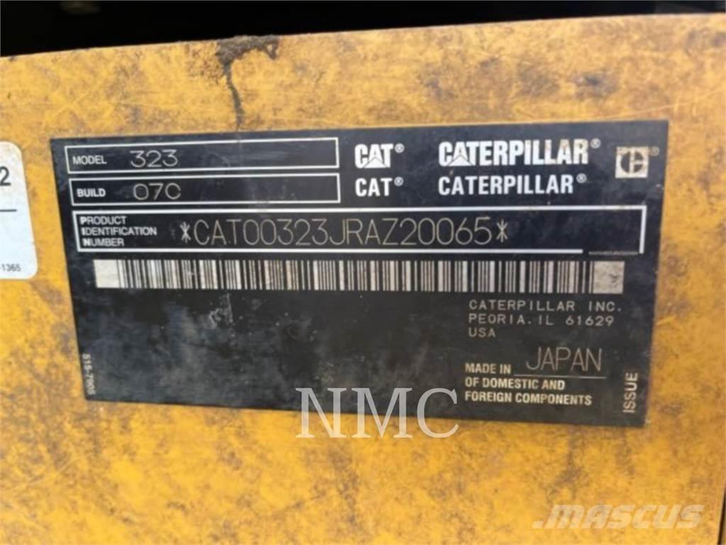 CAT 323 Εκσκαφείς με ερπύστριες