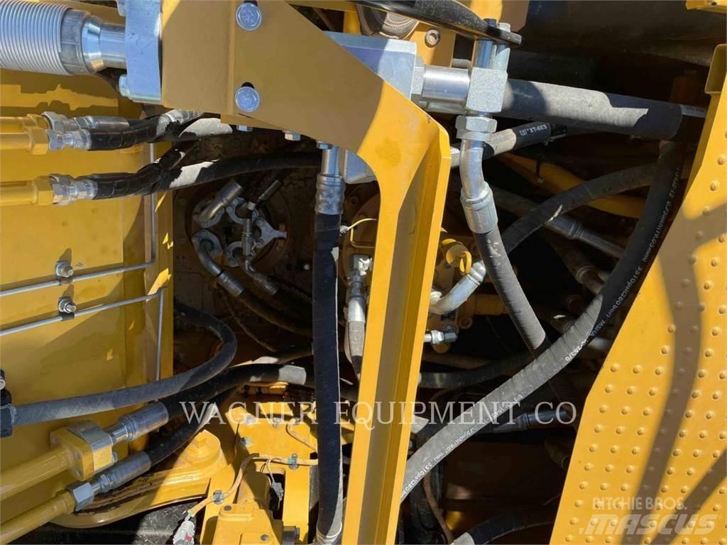 CAT 323 Εκσκαφείς με ερπύστριες