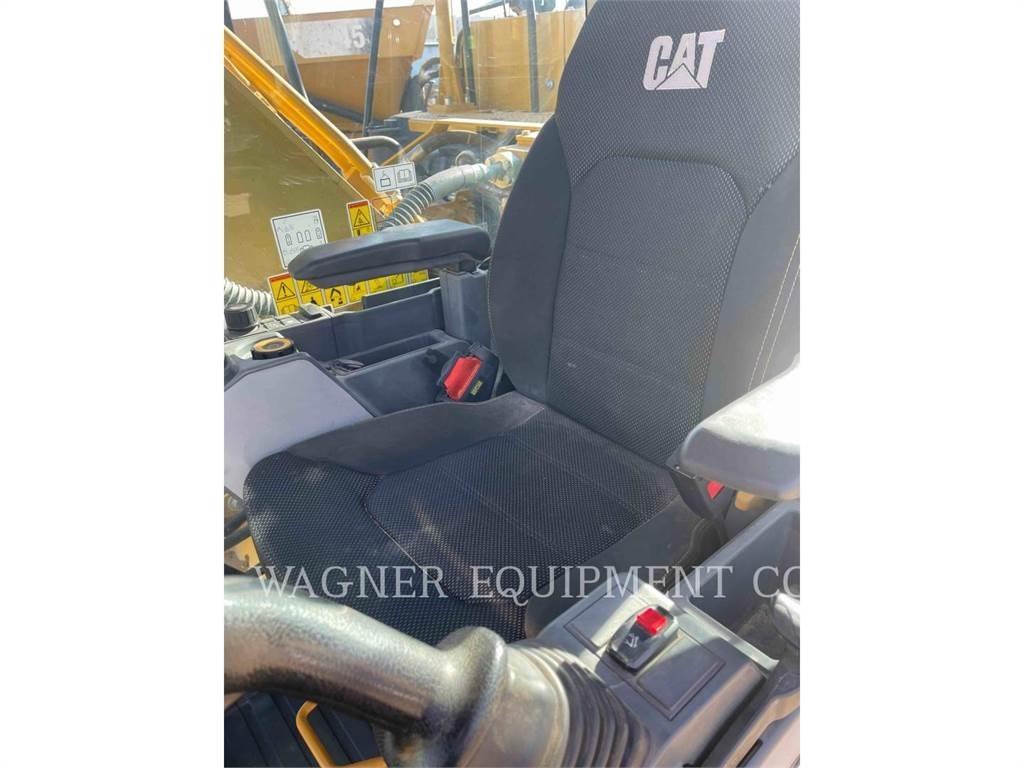 CAT 323 Εκσκαφείς με ερπύστριες