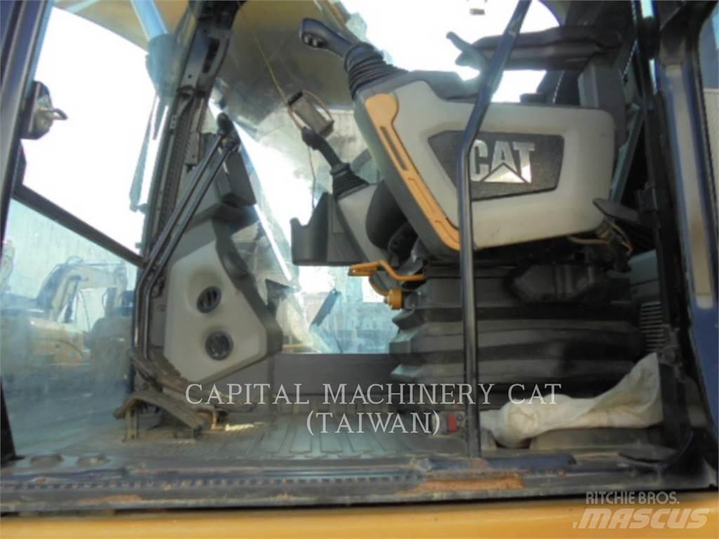 CAT 323-07 Εκσκαφείς με ερπύστριες