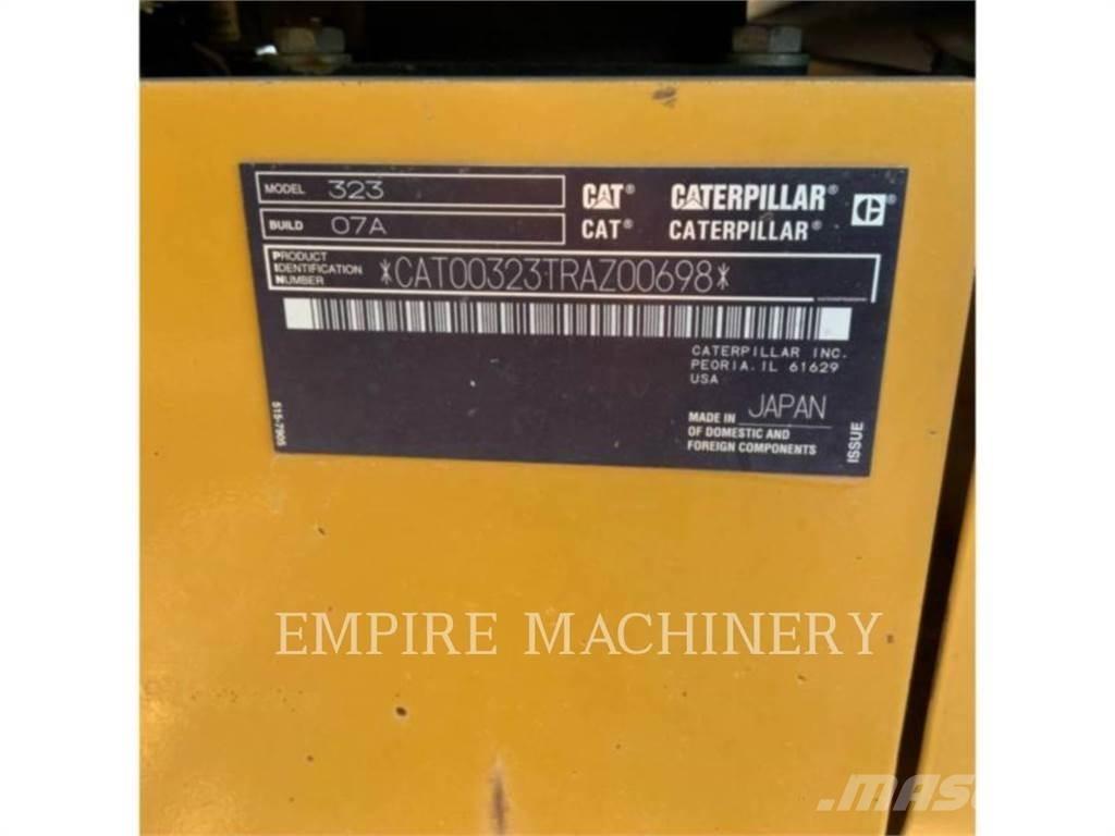 CAT 323-07 Εκσκαφείς με ερπύστριες