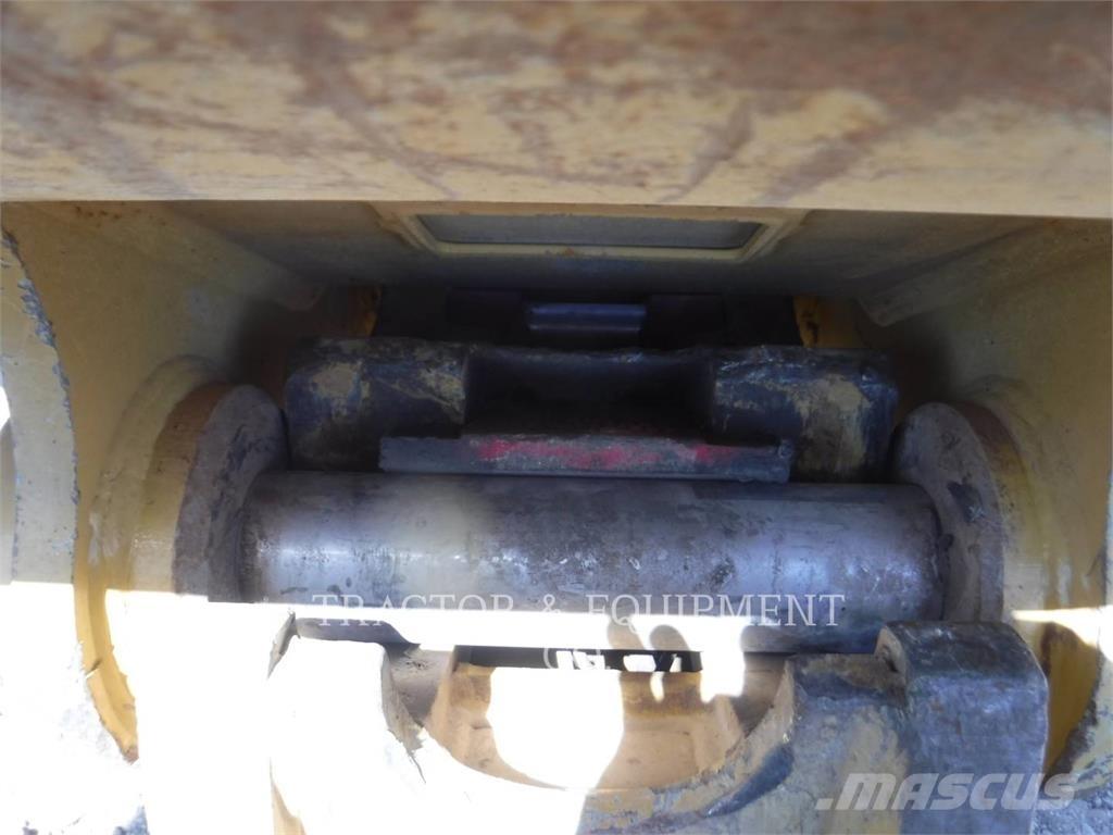 CAT 323-07 Εκσκαφείς με ερπύστριες