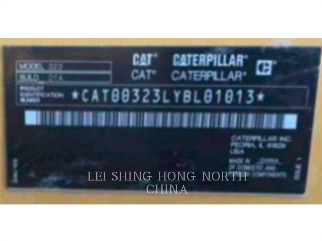 CAT 323-07 Εκσκαφείς με ερπύστριες