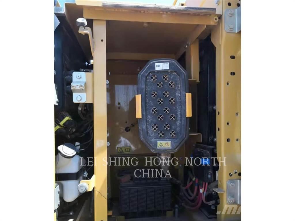 CAT 323-07 Εκσκαφείς με ερπύστριες