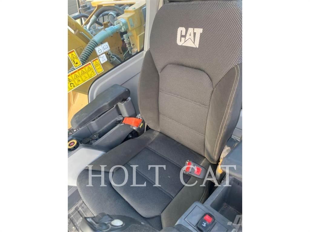 CAT 323 TC Εκσκαφείς με ερπύστριες