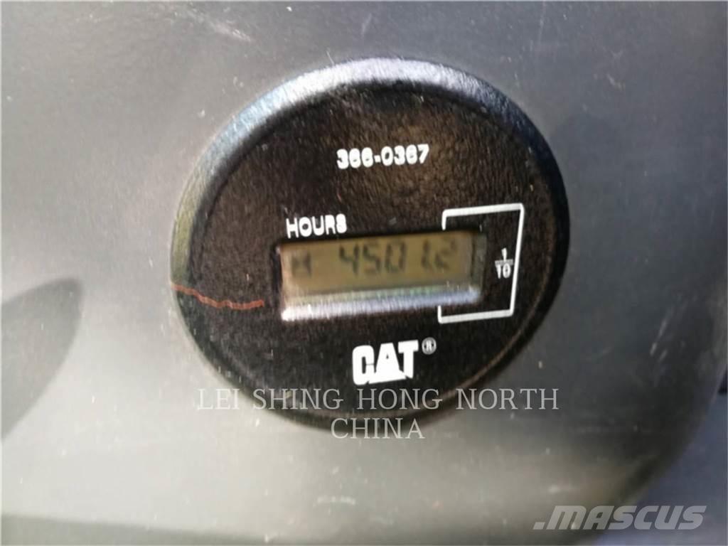 CAT 323D2L Εκσκαφείς με ερπύστριες